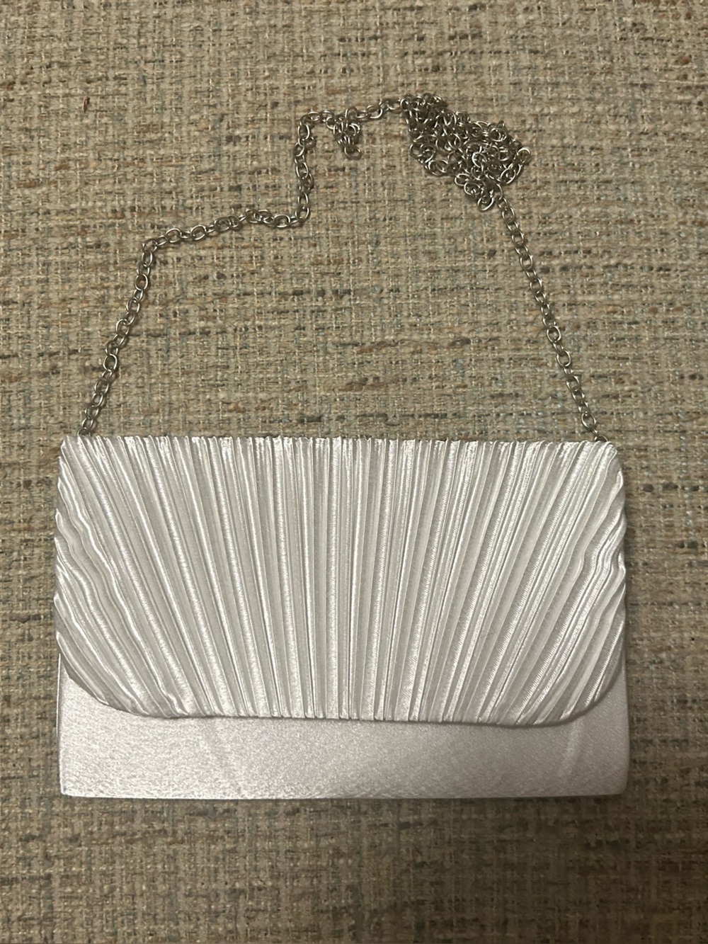 Elegant White Pleated Evening Clutch with Chain Strap
